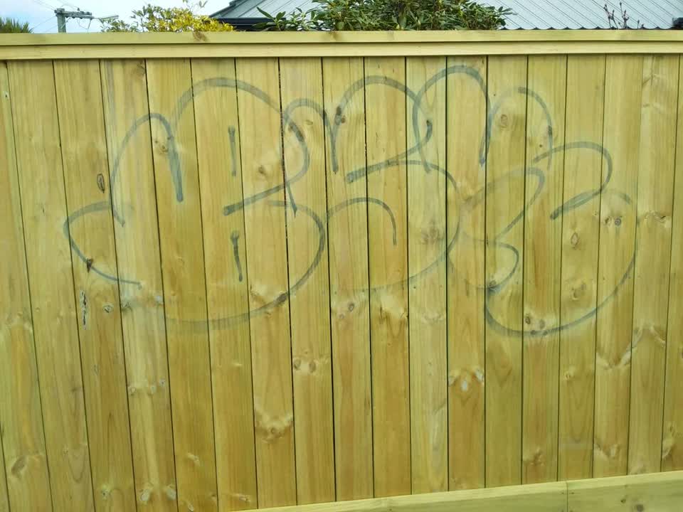The photograph attached to this graffiti report