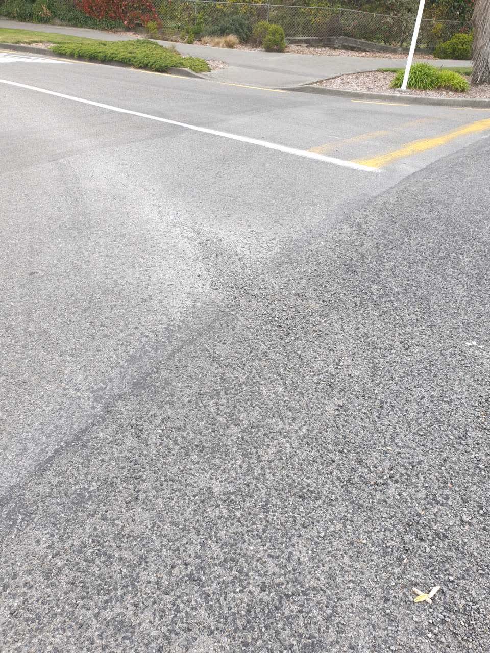 The photograph attached to this roading/streets report