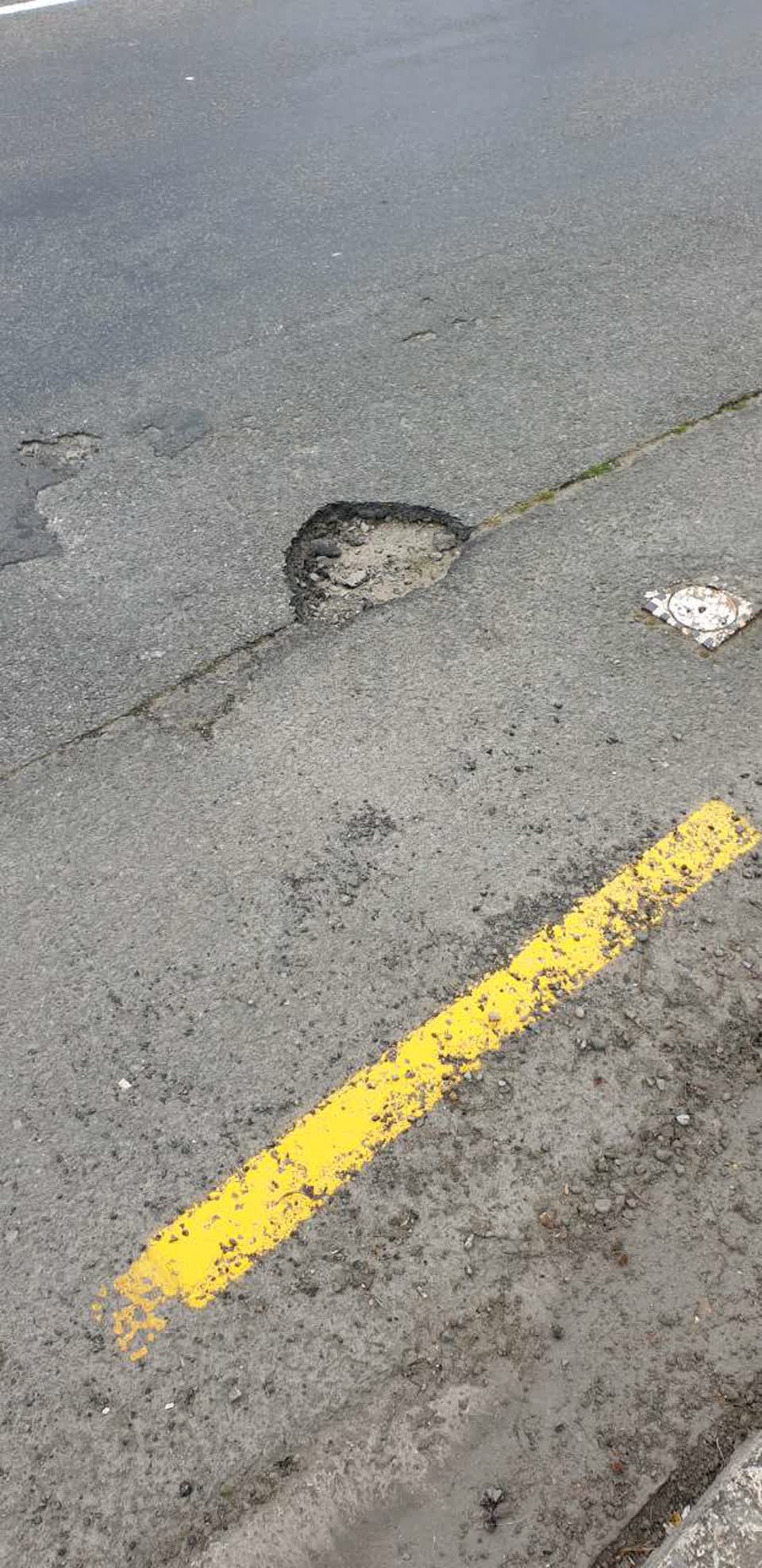 The photograph attached to this roading/streets report