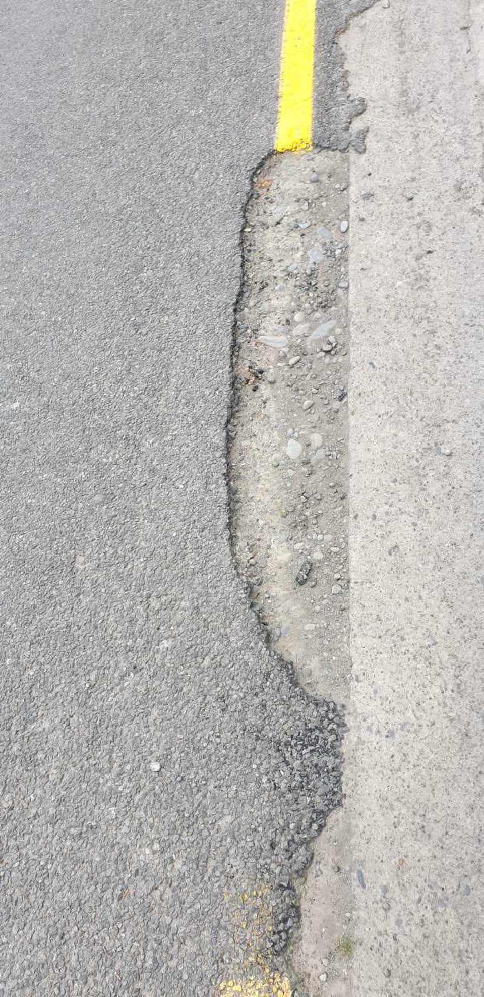 The photograph attached to this roading/streets report