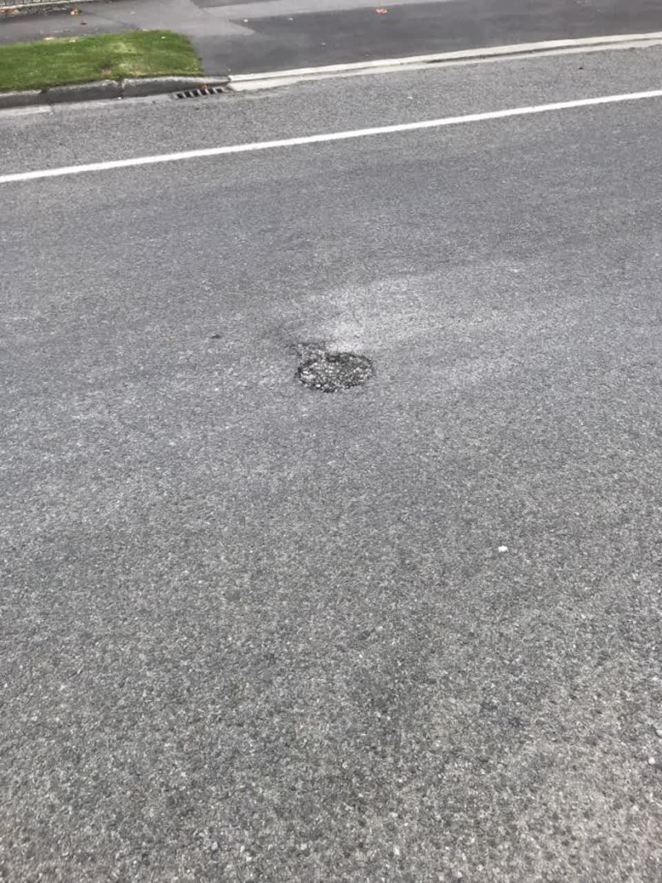 The photograph attached to this roading/streets report