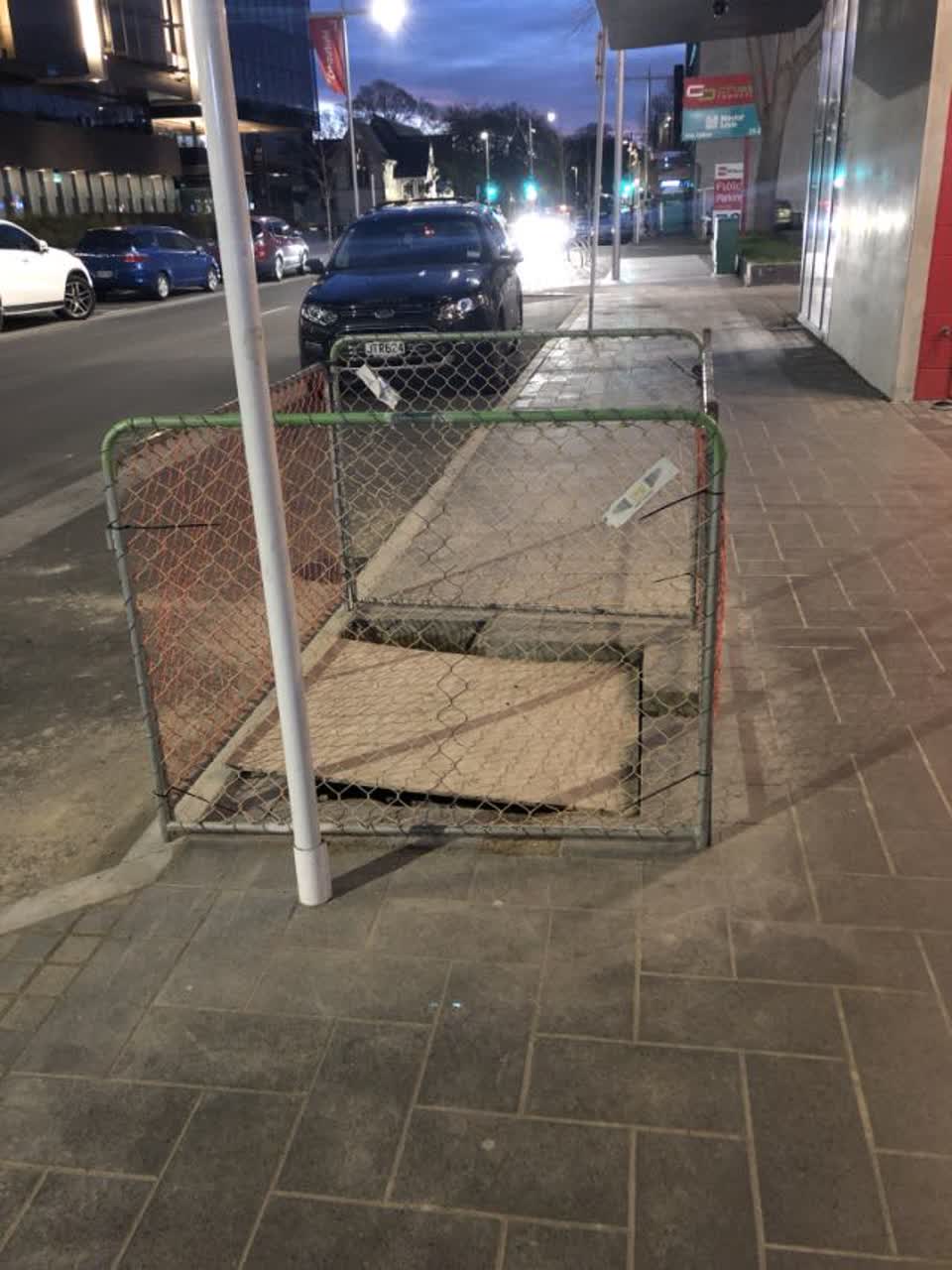The photograph attached to this roading/streets report