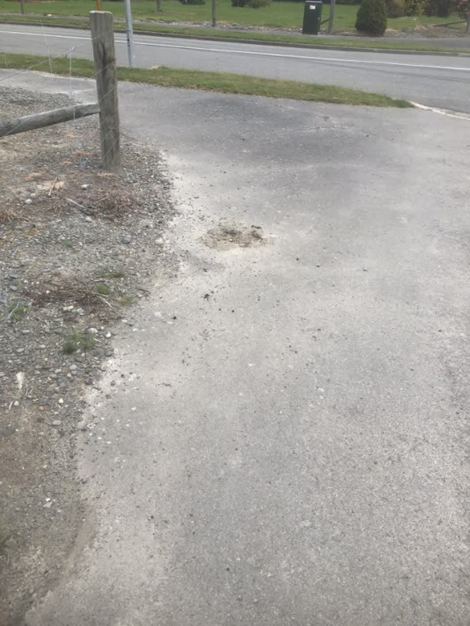 The photograph attached to this roading/streets report