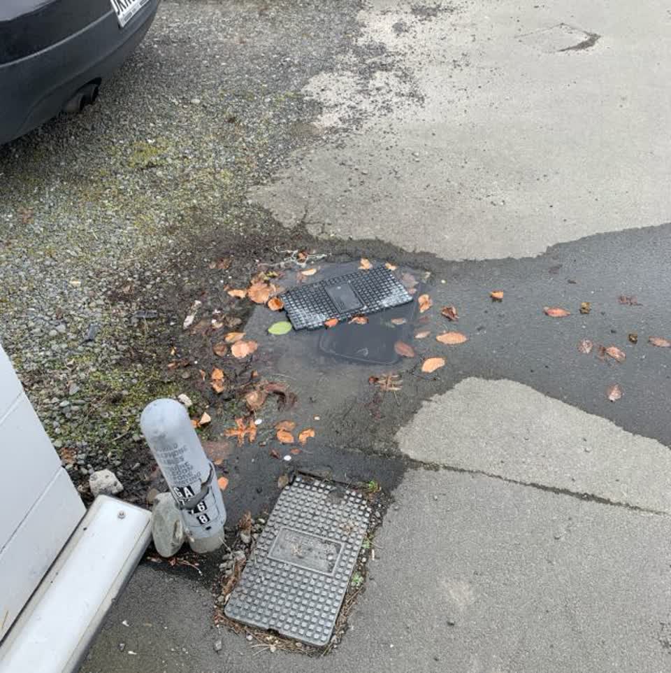 The photograph attached to this water supply report