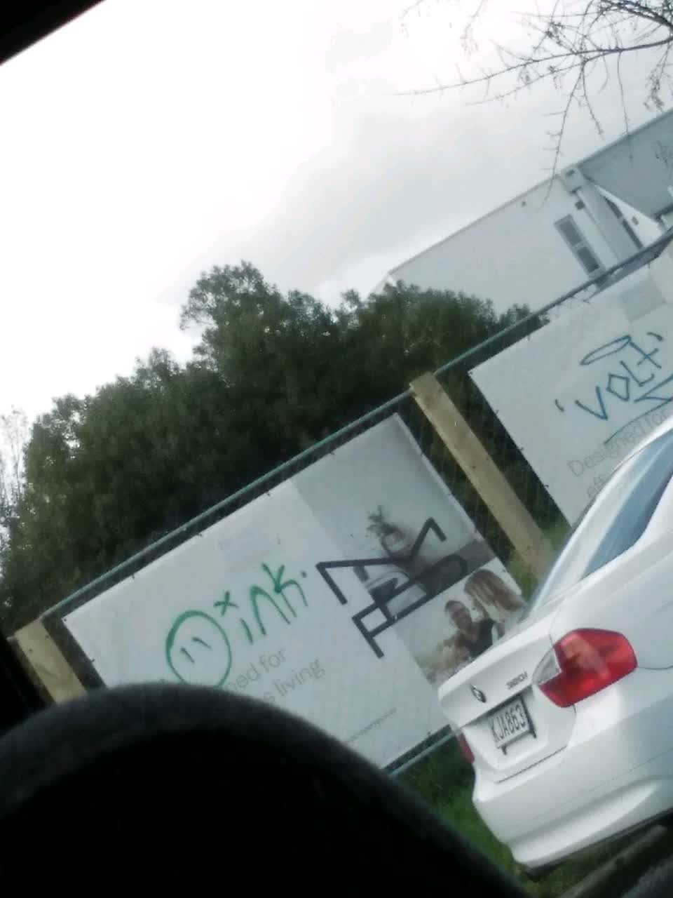 The photograph attached to this graffiti report