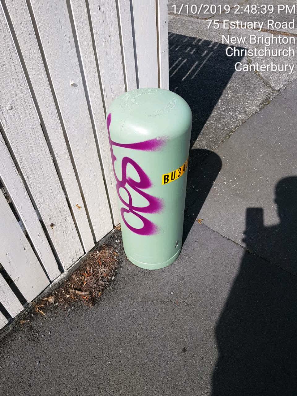 The photograph attached to this graffiti report