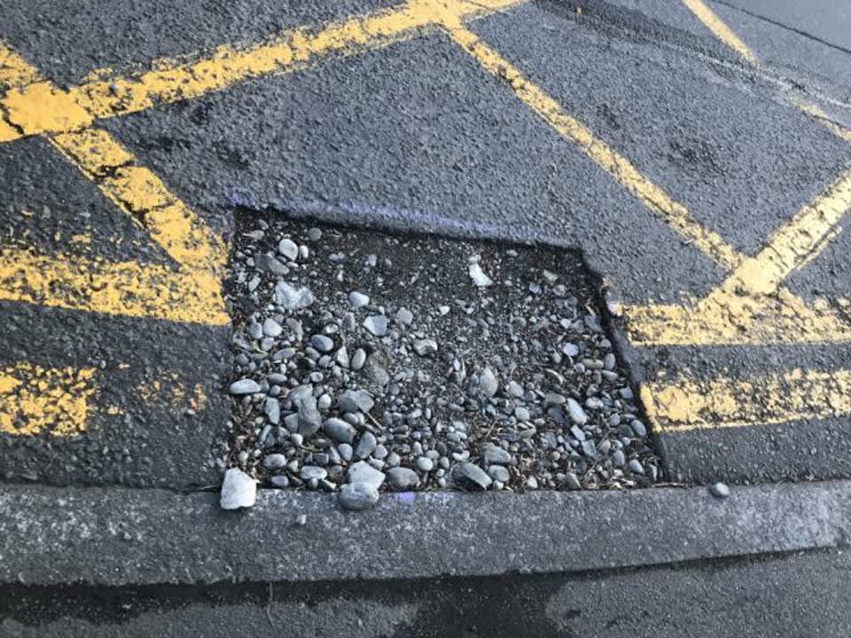 The photograph attached to this roading/streets report