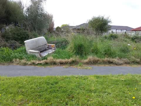 Rubbish/Recycling, a report photo