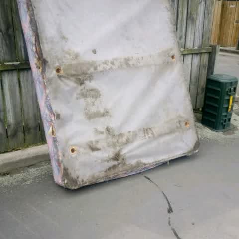 Rubbish/Recycling, a report photo