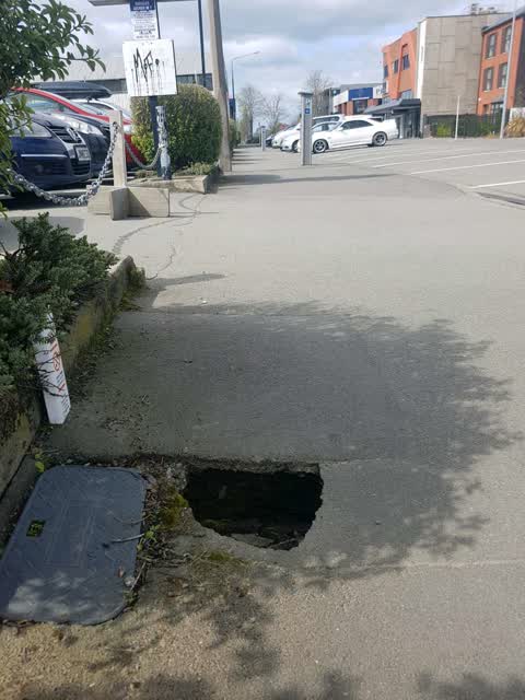 Roading/Streets, a report photo