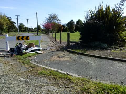 Rubbish/Recycling, a report photo