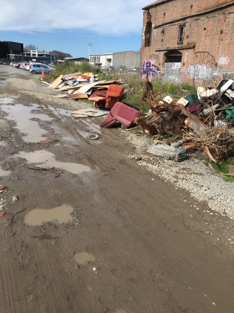 The photograph attached to this rubbish/recycling report