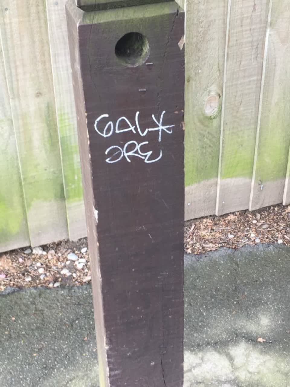 The photograph attached to this graffiti report