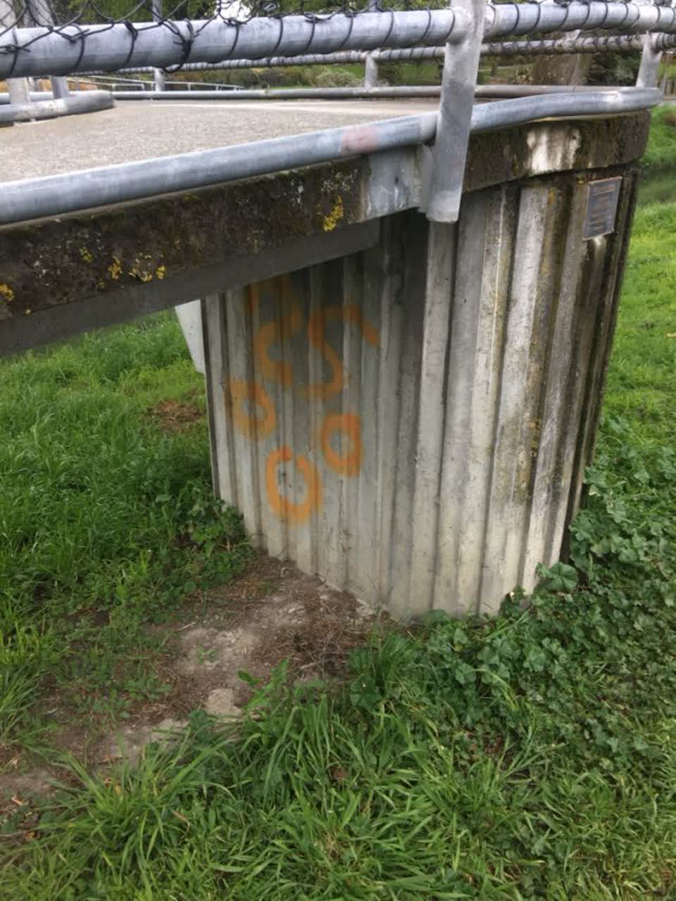 The photograph attached to this graffiti report