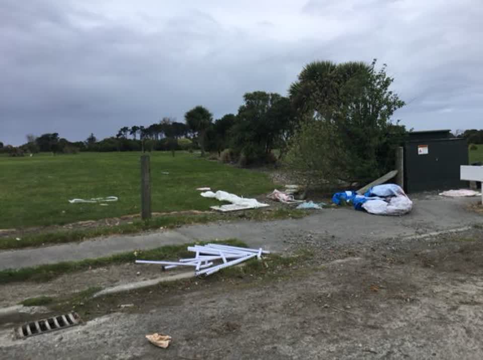 The photograph attached to this rubbish/recycling report