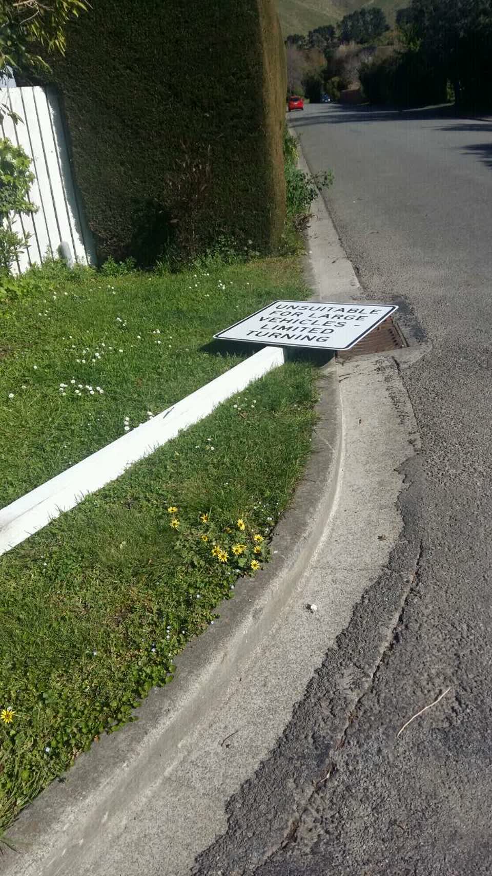 The photograph attached to this roading/streets report