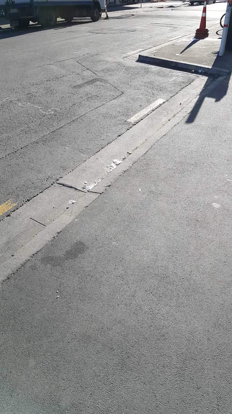 The photograph attached to this roading/streets report