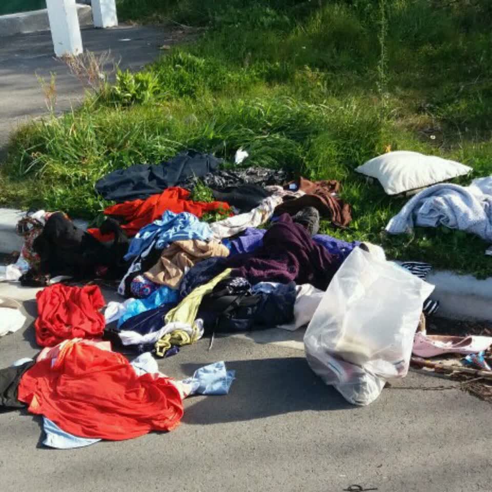 The photograph attached to this rubbish/recycling report
