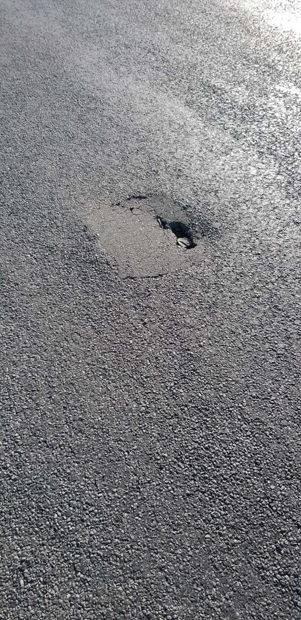The photograph attached to this roading/streets report
