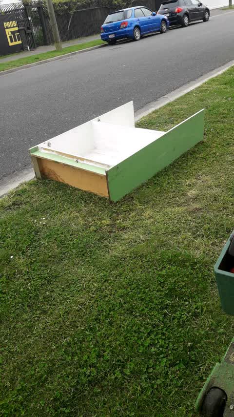 Rubbish/Recycling, a report photo