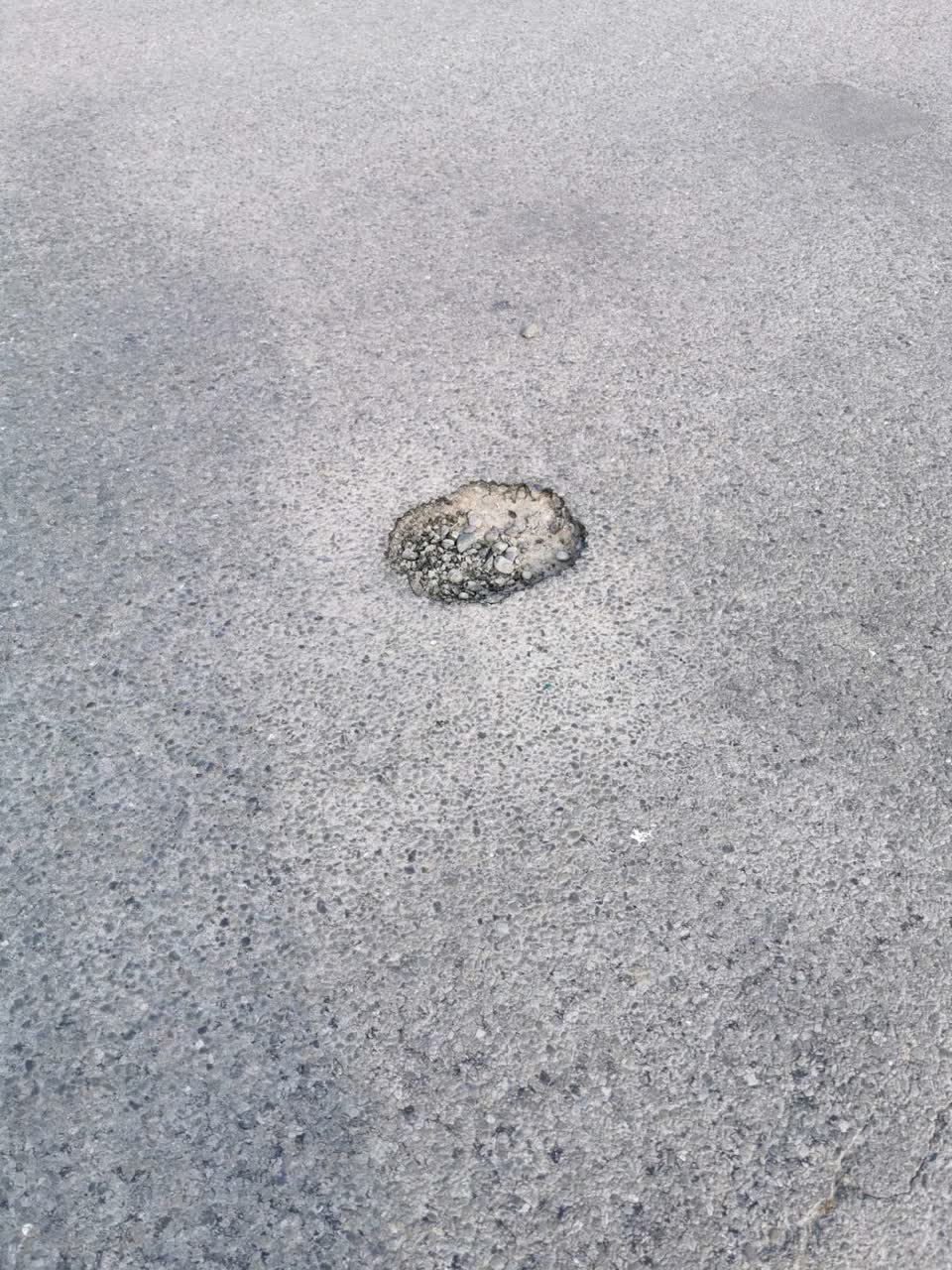 The photograph attached to this roading/streets report
