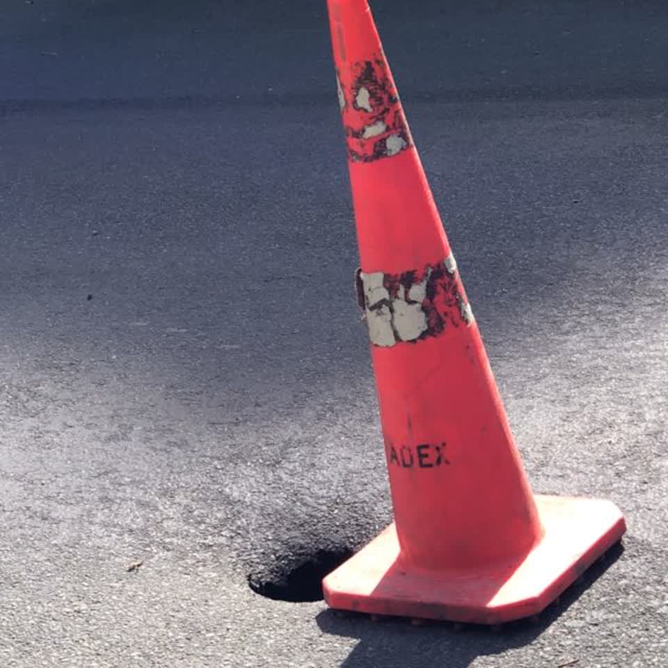 The photograph attached to this roading/streets report