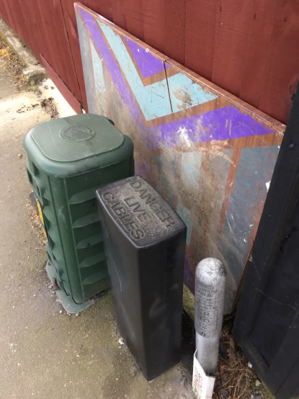 The photograph attached to this rubbish/recycling report