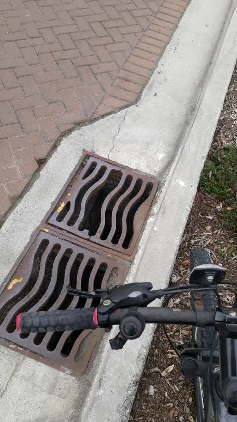 Roading/Streets, a report photo