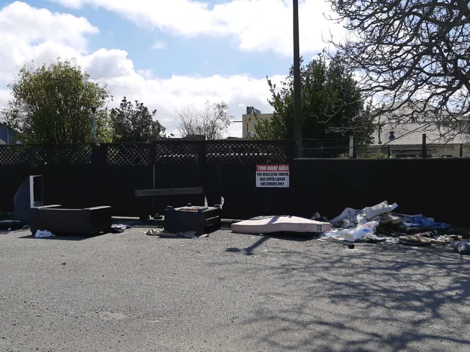 The photograph attached to this rubbish/recycling report