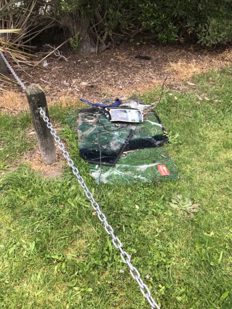 The photograph attached to this rubbish/recycling report