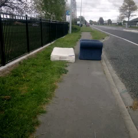 Rubbish/Recycling, a report photo