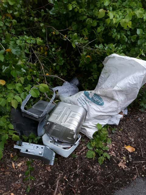 Rubbish/Recycling, a report photo