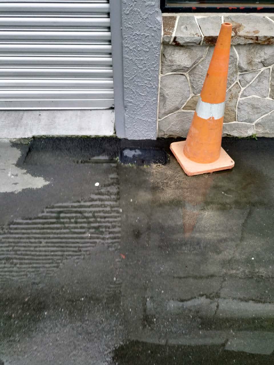 The photograph attached to this water supply report
