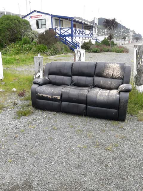 Rubbish/Recycling, a report photo