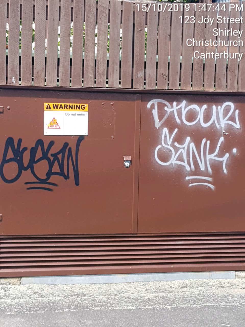 The photograph attached to this graffiti report