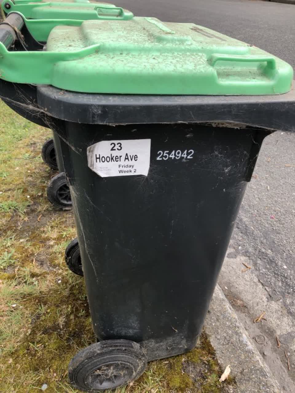 The photograph attached to this rubbish/recycling report
