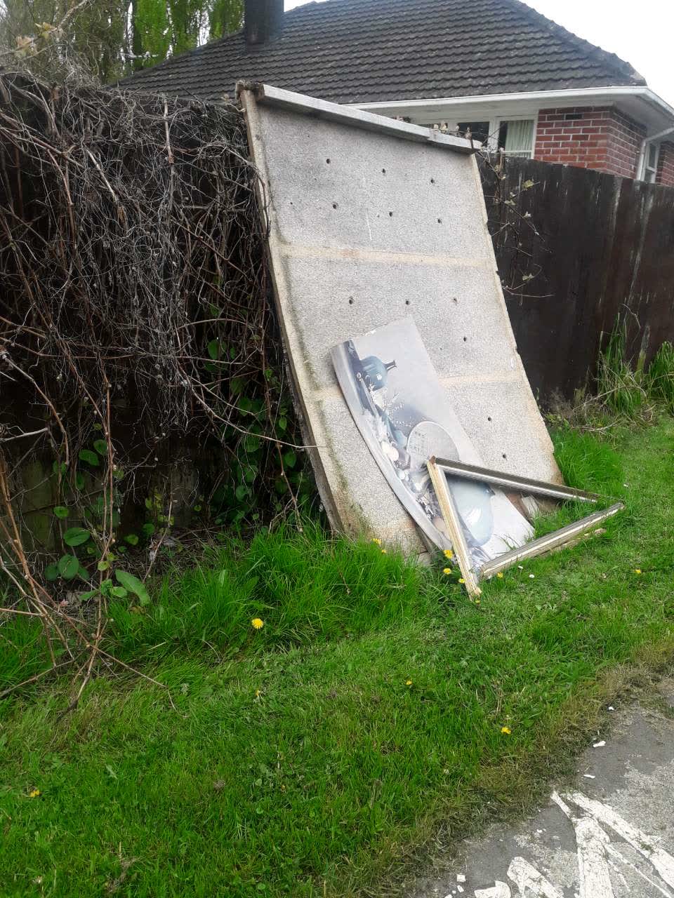 The photograph attached to this roading/streets report