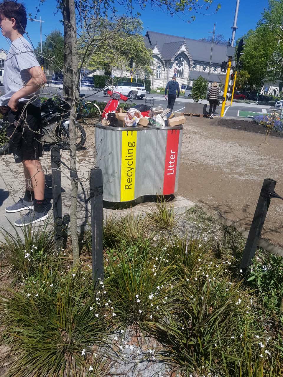 The photograph attached to this rubbish/recycling report