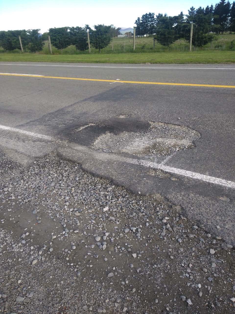 The photograph attached to this roading/streets report