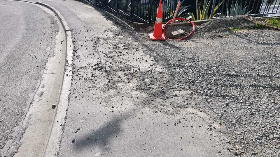The photograph attached to this roading/streets report