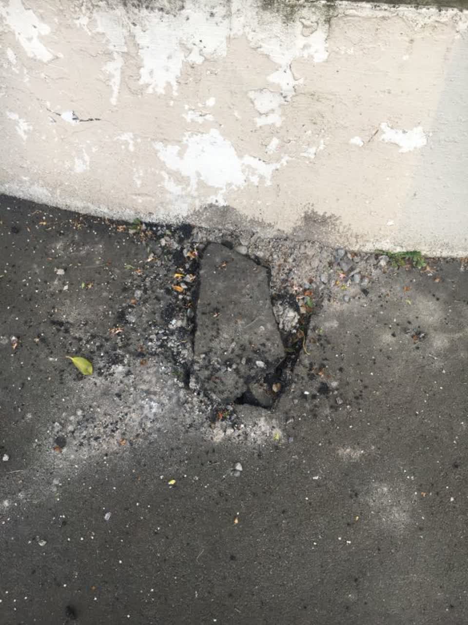 The photograph attached to this roading/streets report