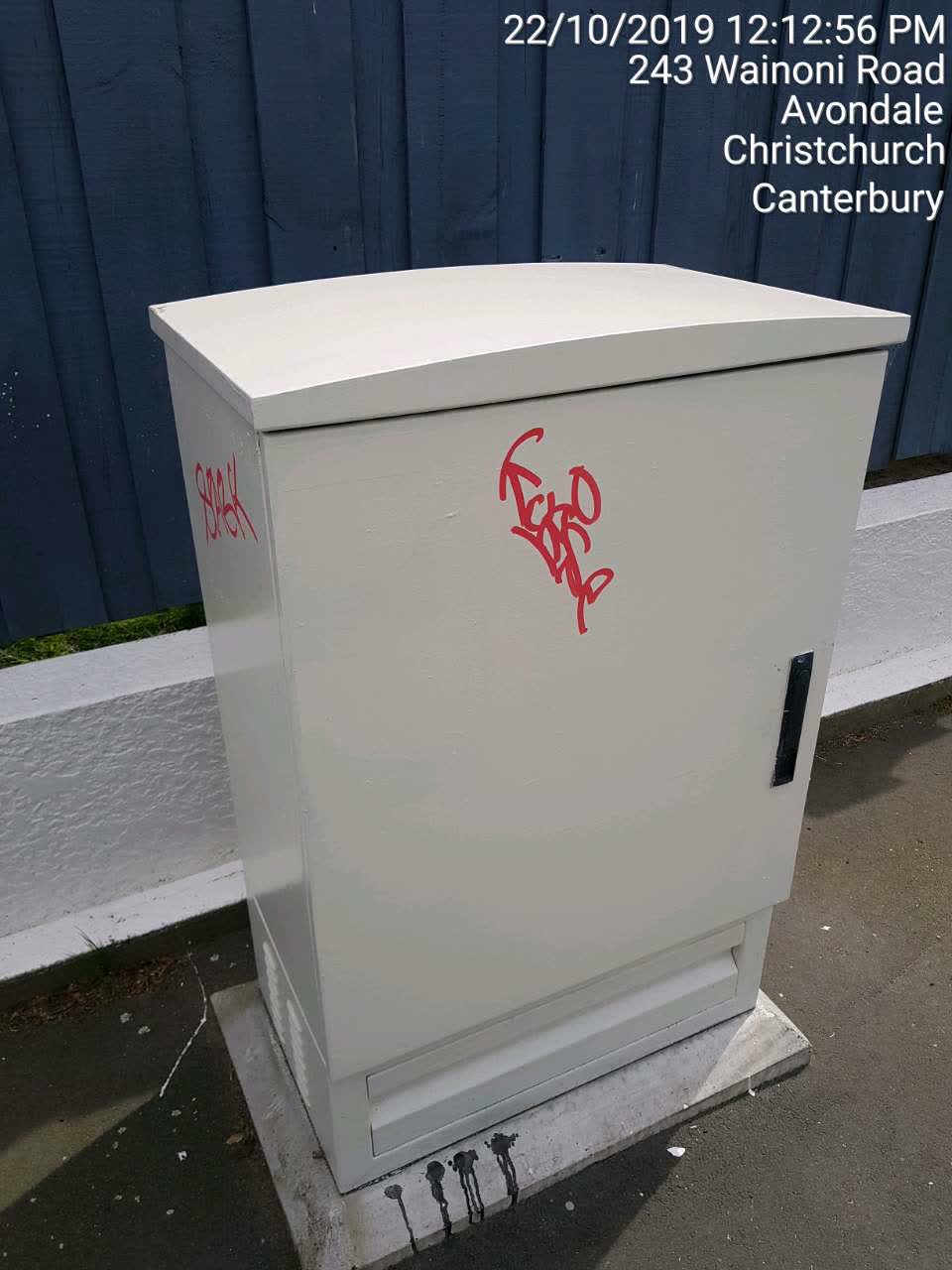 The photograph attached to this graffiti report