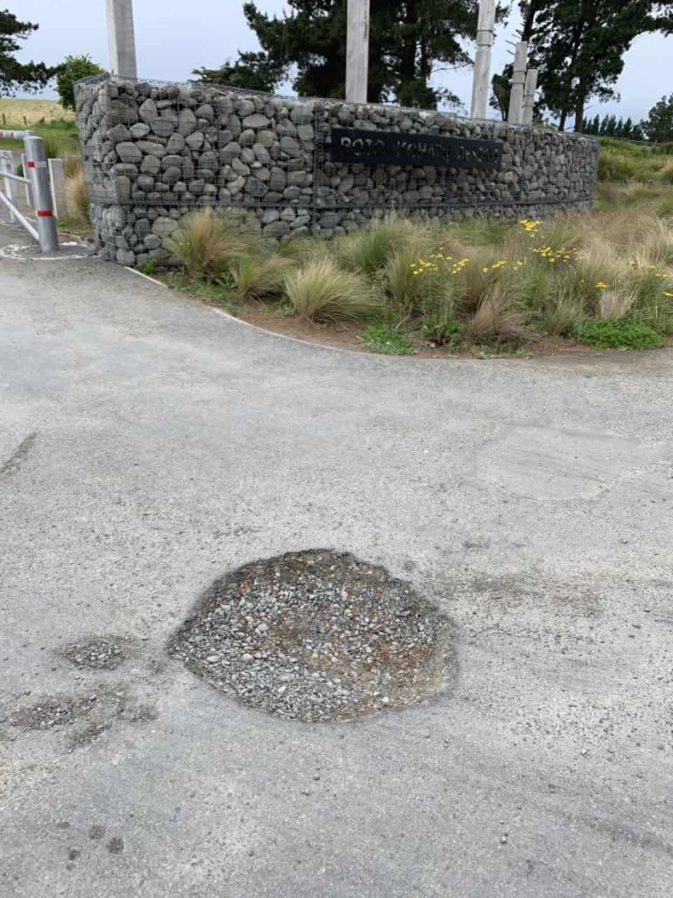 The photograph attached to this roading/streets report