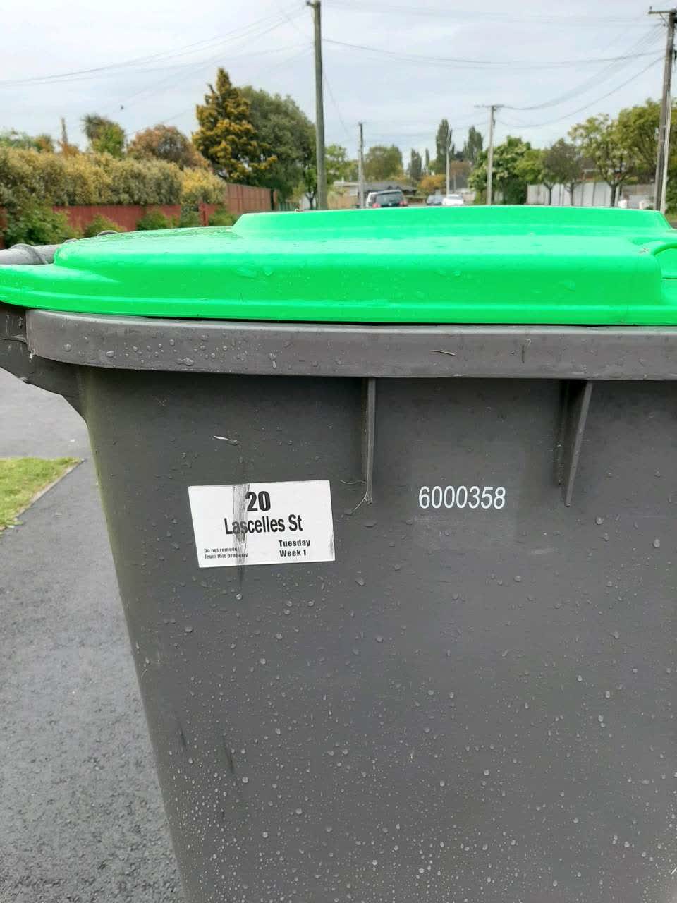 The photograph attached to this rubbish/recycling report