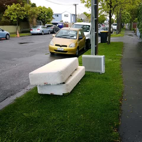 Rubbish/Recycling, a report photo