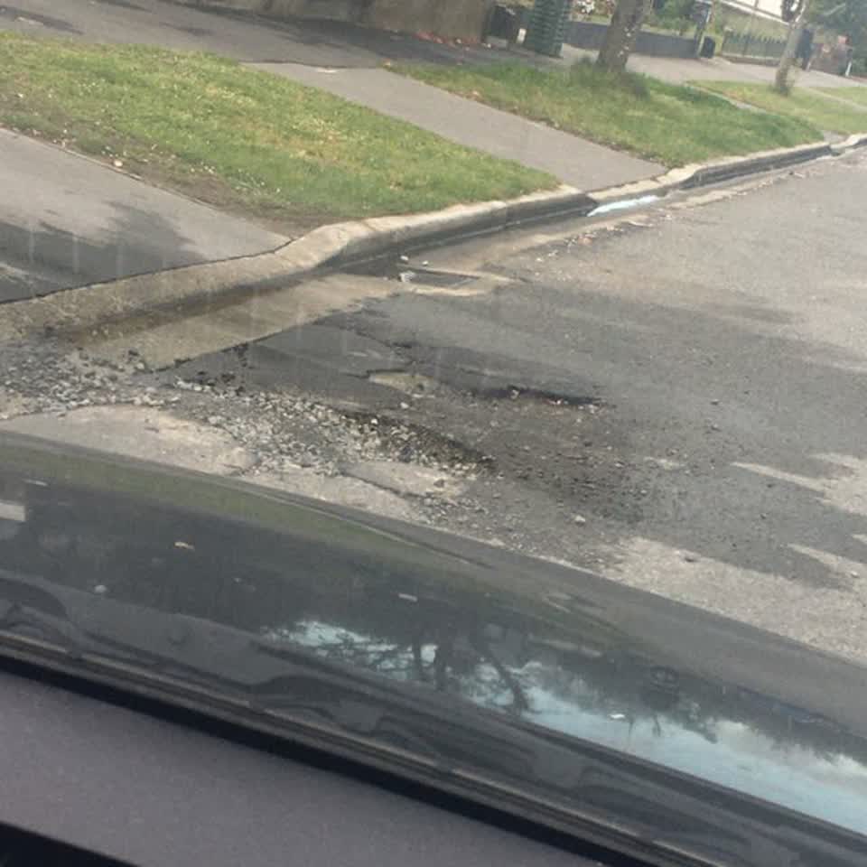 The photograph attached to this roading/streets report
