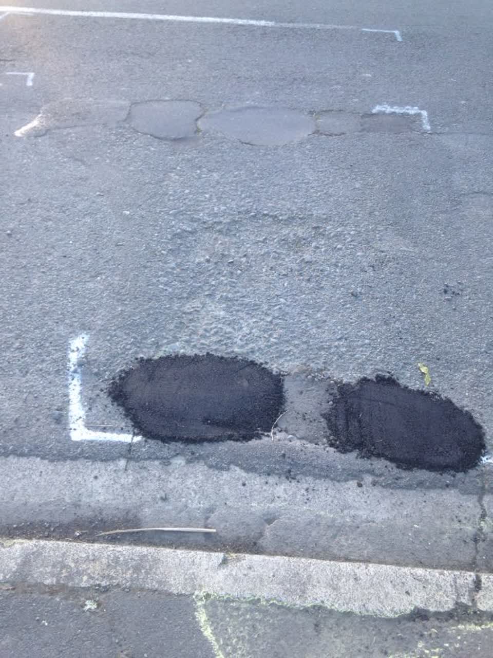 The photograph attached to this roading/streets report
