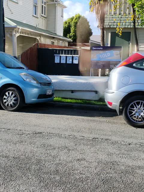 Rubbish/Recycling, a report photo