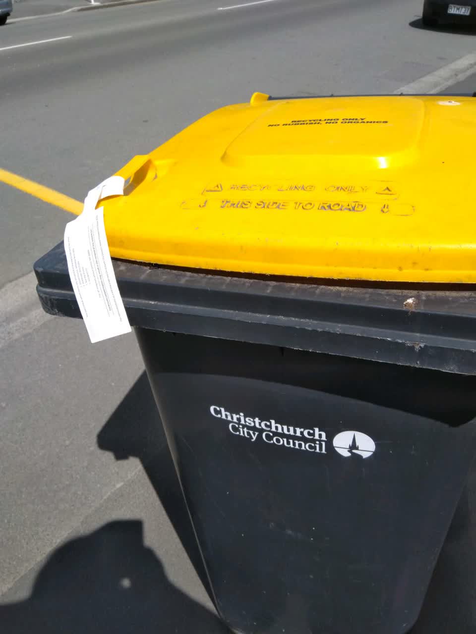 The photograph attached to this rubbish/recycling report