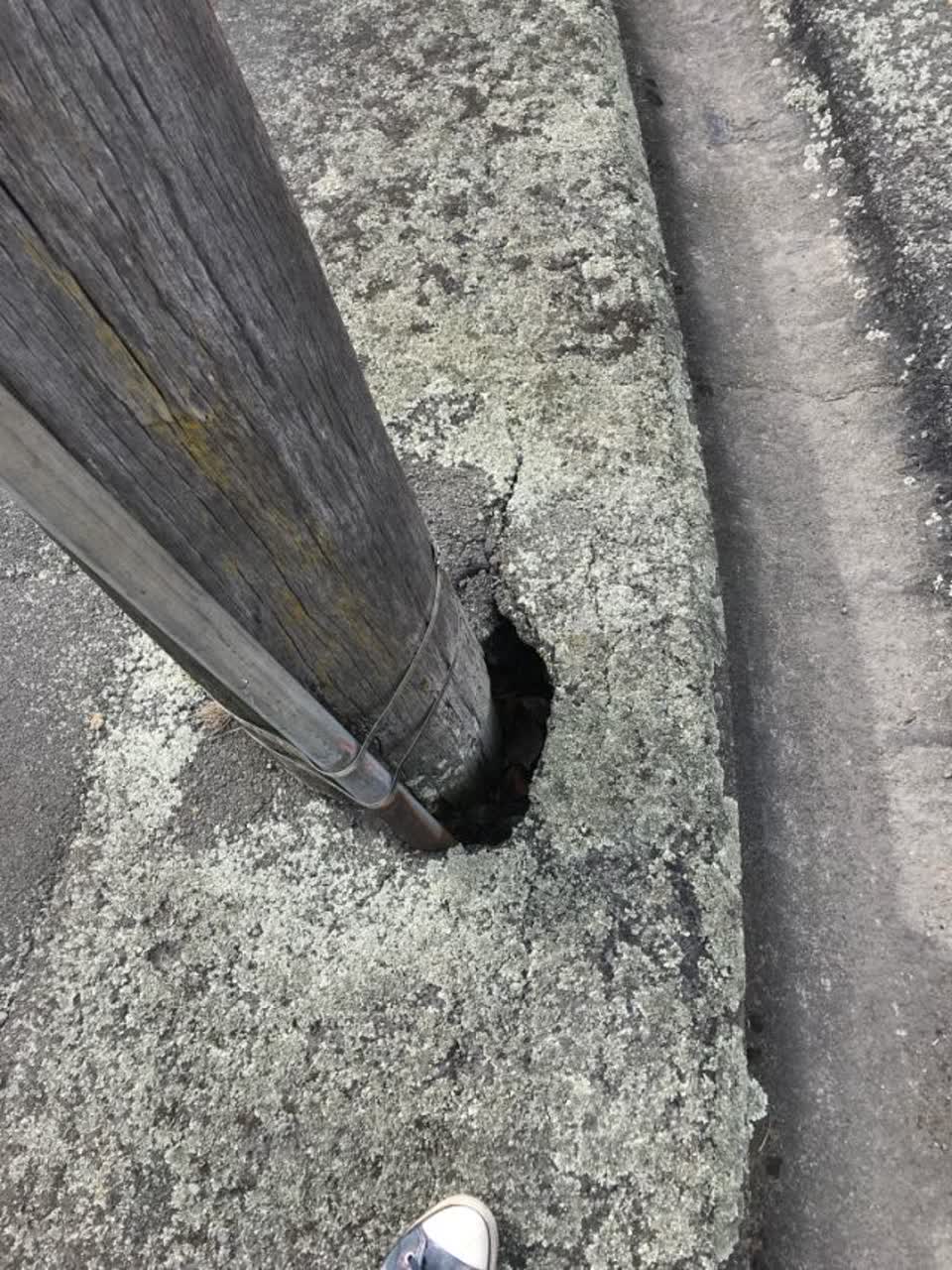 The photograph attached to this roading/streets report